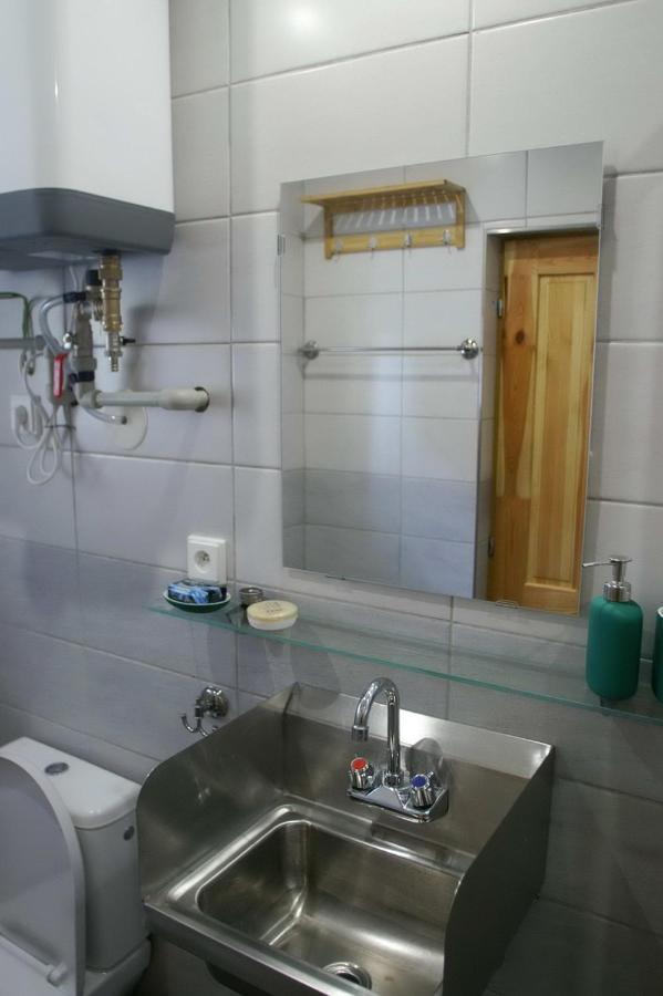 Male Utulne Studio S Koupelnou A Kuchynkou Svinarov Exterior photo
